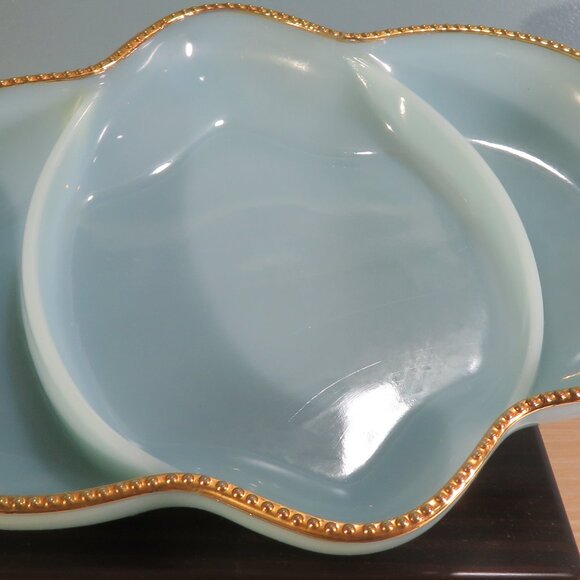 Vintage Fire King Delphite Blue and Gold Glass Oven Dish - Picture 5 of 9